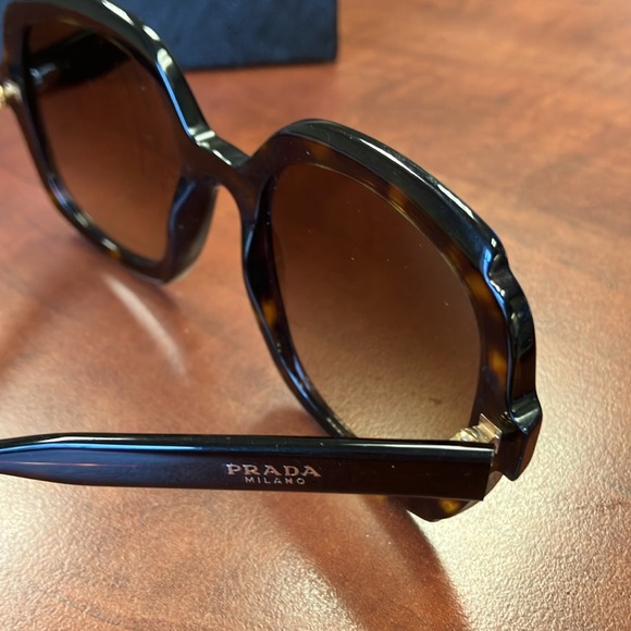 Prada Havana Frame Color SPR 16U Oversized Sunglasses + Box - Picture 5 of 10
